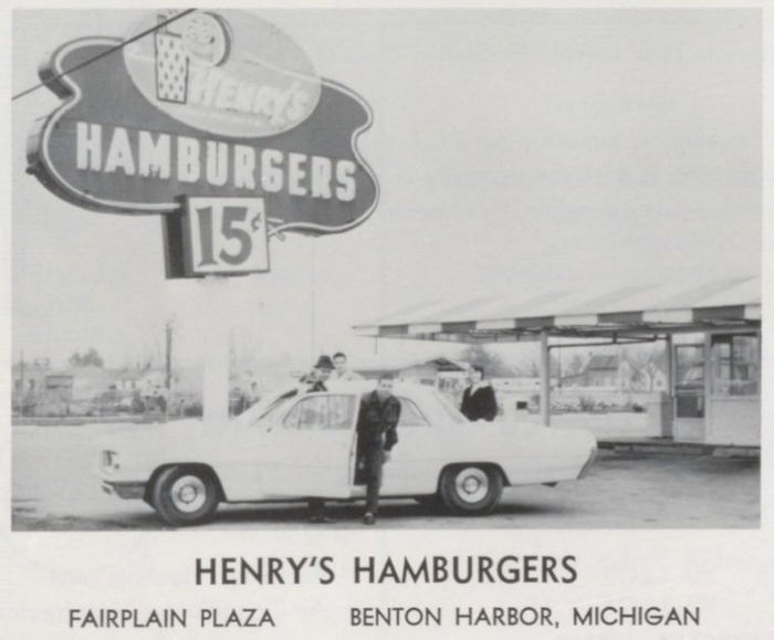 Henrys Hamburgers - Benton Harbor - Fairplain Plaza 1681 M-139